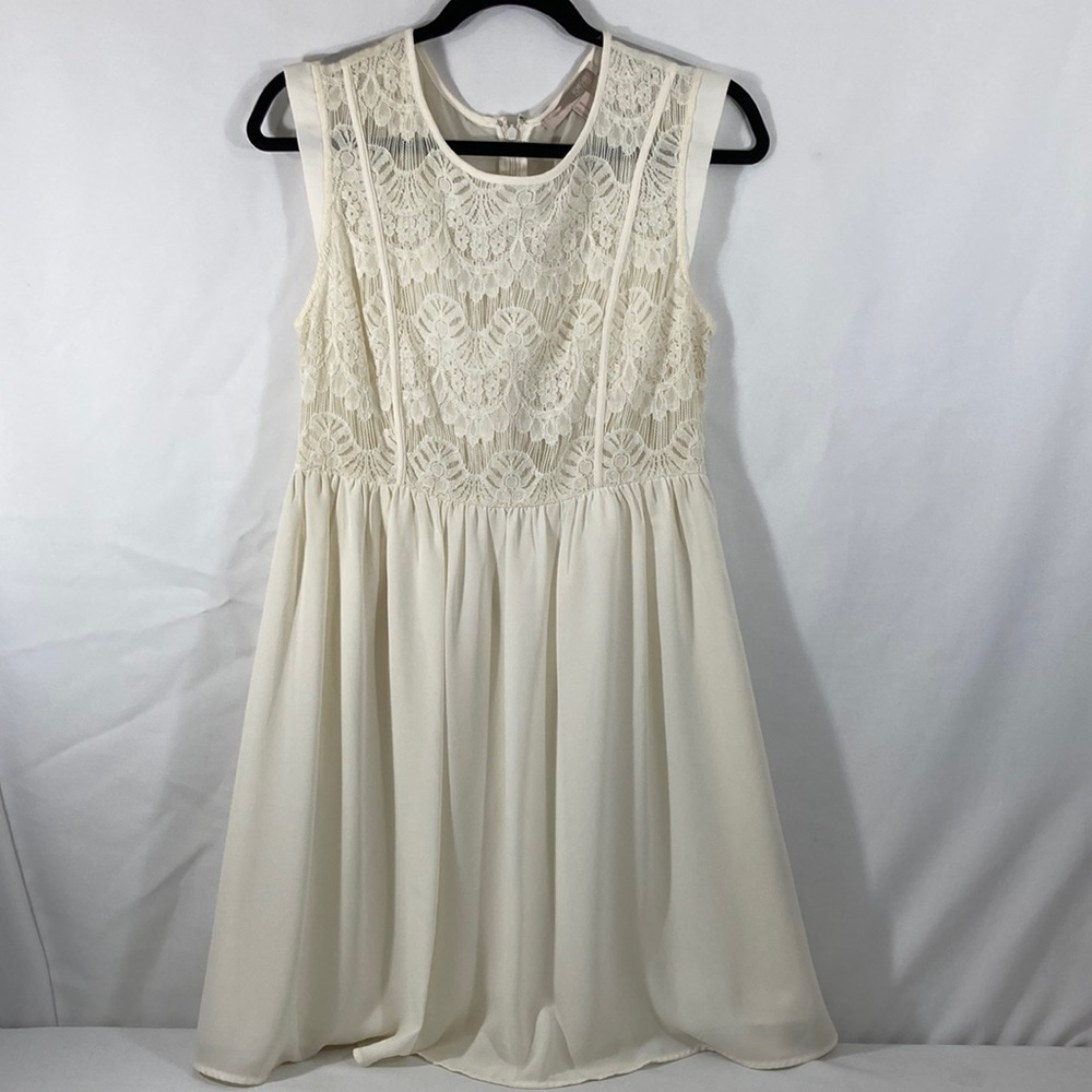 Forever 21 Ivory sleeveless dress